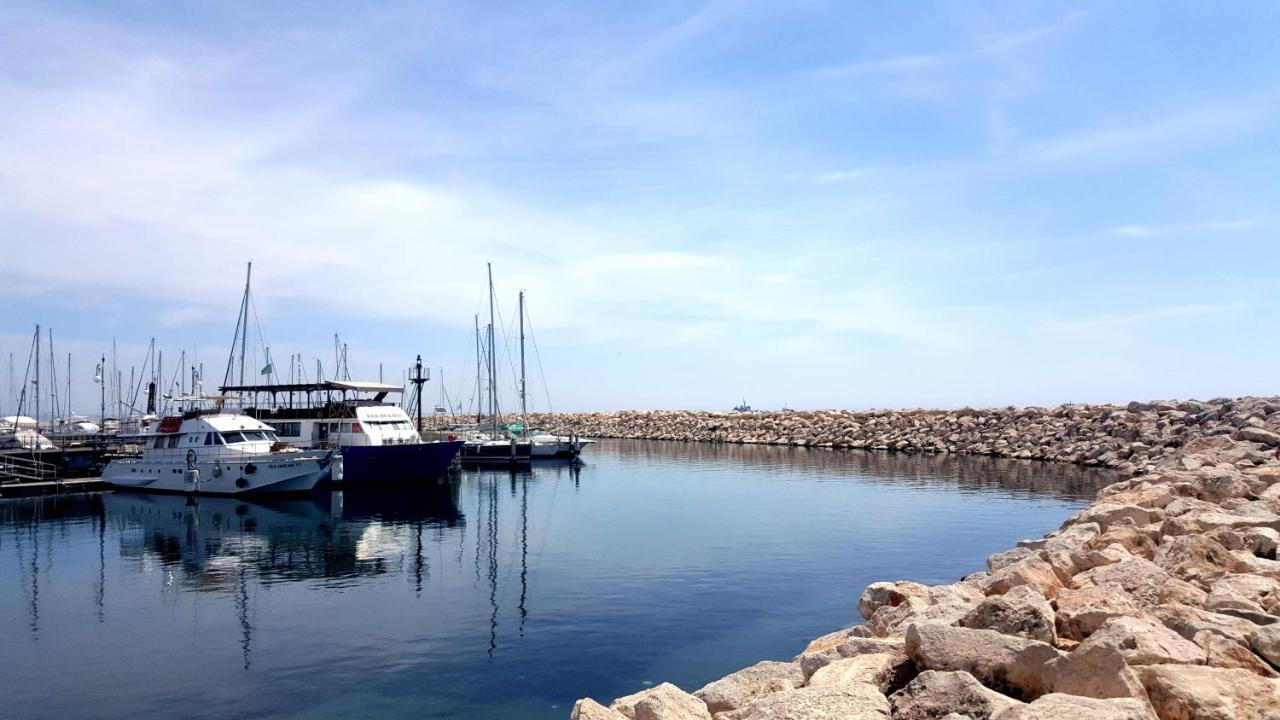 Ithaki Phinikoudes Apartment No. 207 Larnaca Bagian luar foto